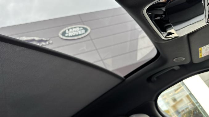 Land Rover Range Rover Velar 2.0 D200 MHEV Belgravia Edition 5dr Auto Diesel Estate - Image 41